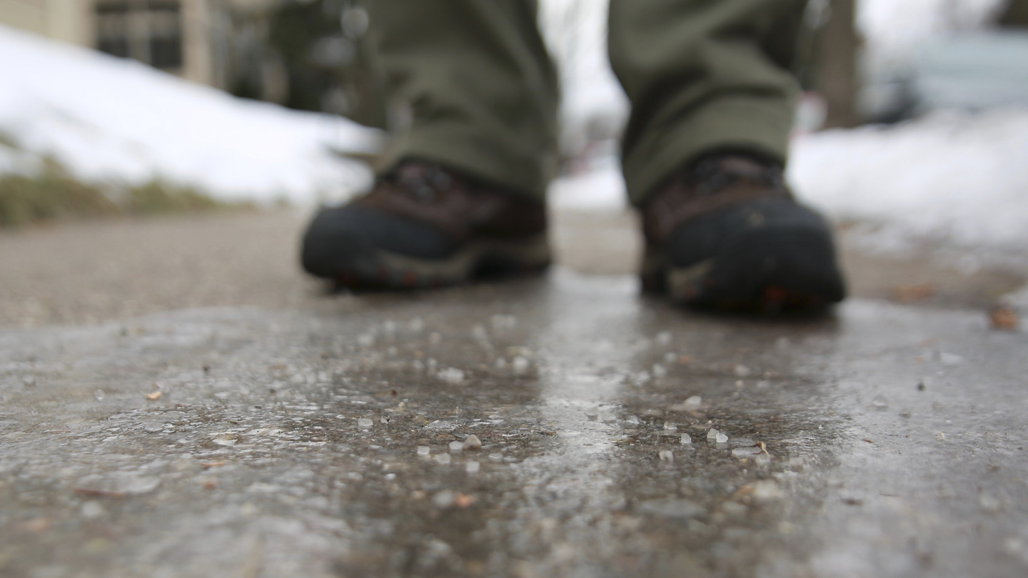 Smart Salting Training for Parking Lots & Sidewalks Vermillion River